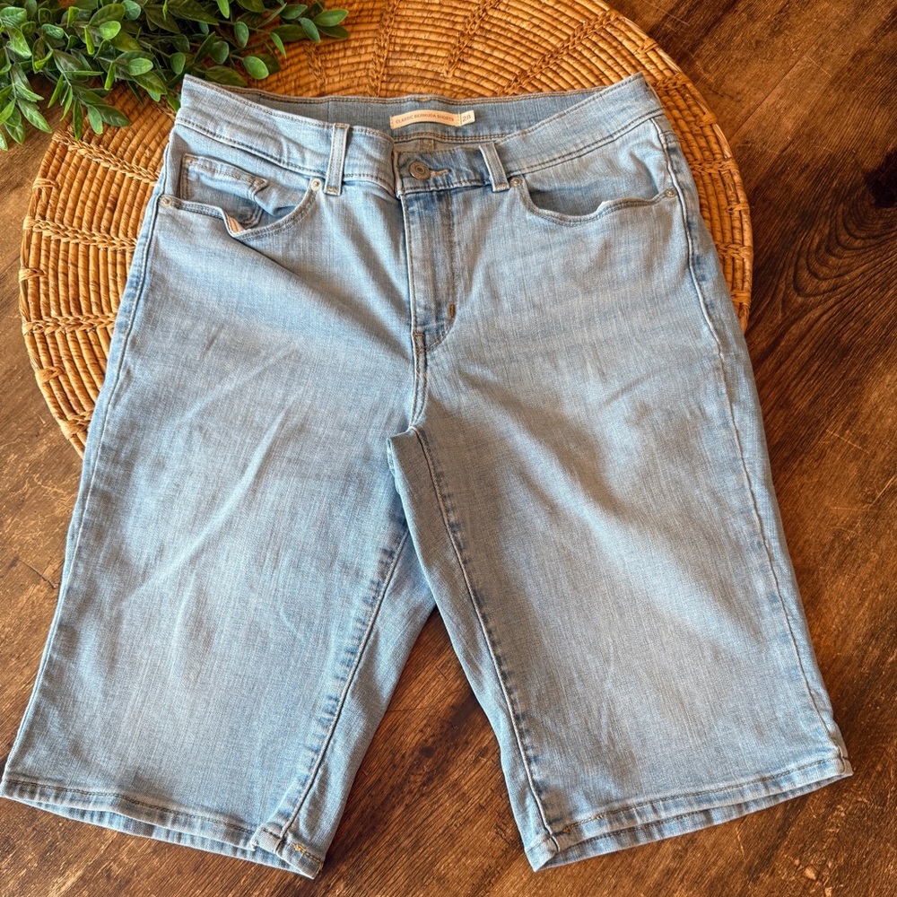 Levi’s “Classic Bermuda Shorts” Denim Shorts